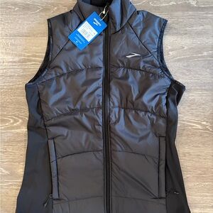 Brooks Women's Black Shield Hybrid Vest 3.0